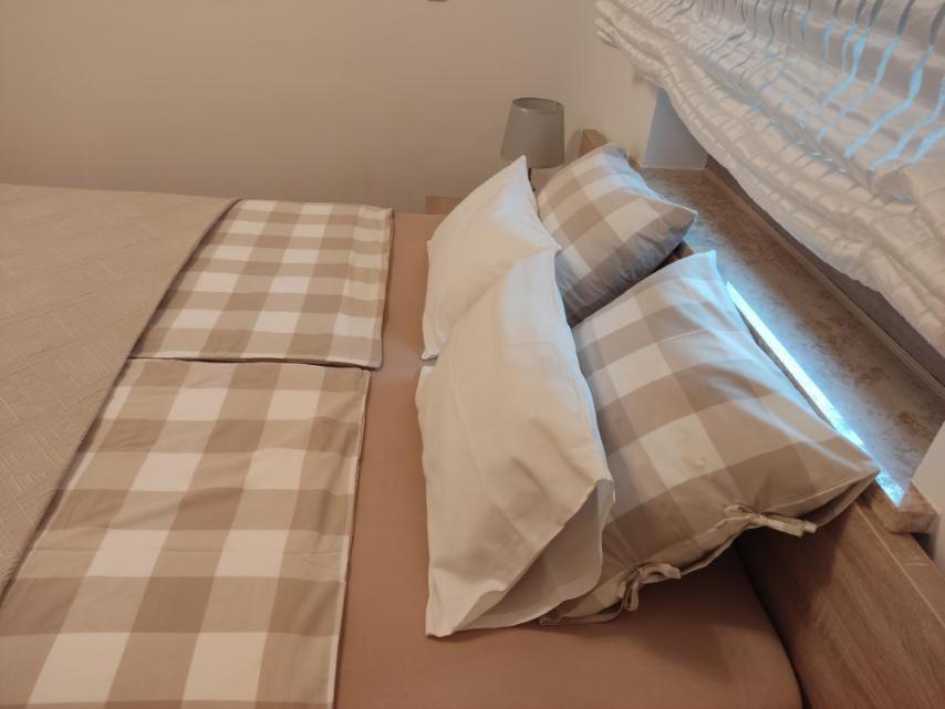 Sunset Apartment With A Private Yard At Medulin Riviera المظهر الخارجي الصورة