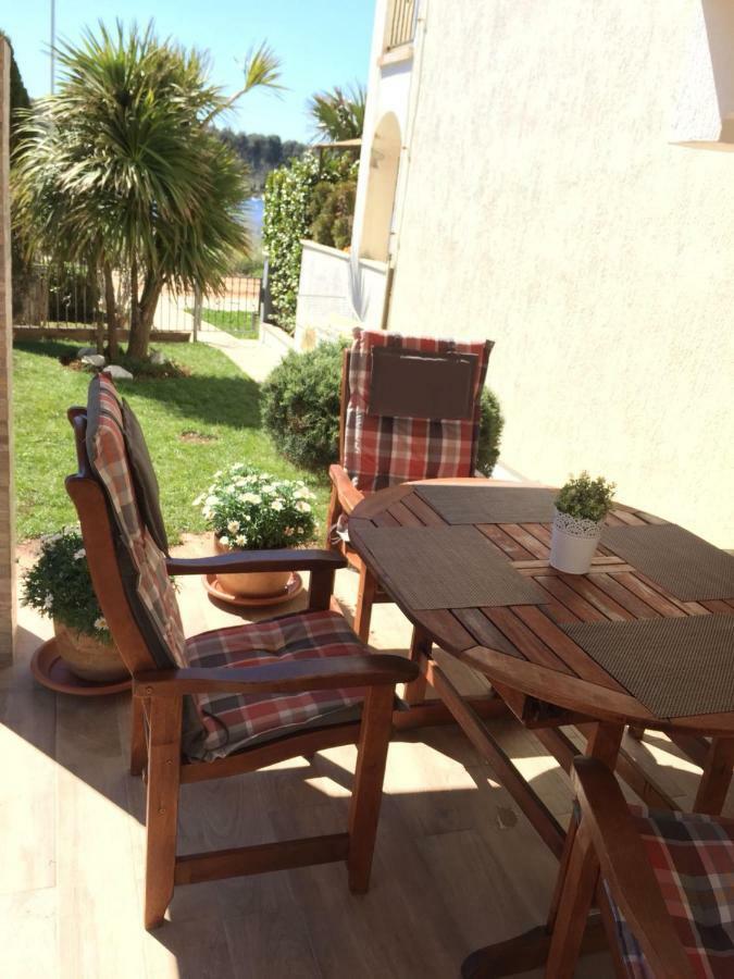 Sunset Apartment With A Private Yard At Medulin Riviera المظهر الخارجي الصورة
